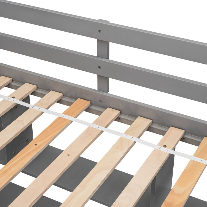 Lit mezzanine double avec escalier de couleur grise - Améliorez l'attrait visuel de votre chambre à coucher: gris, bureau, tablettes et tablette pour une fonction optimale