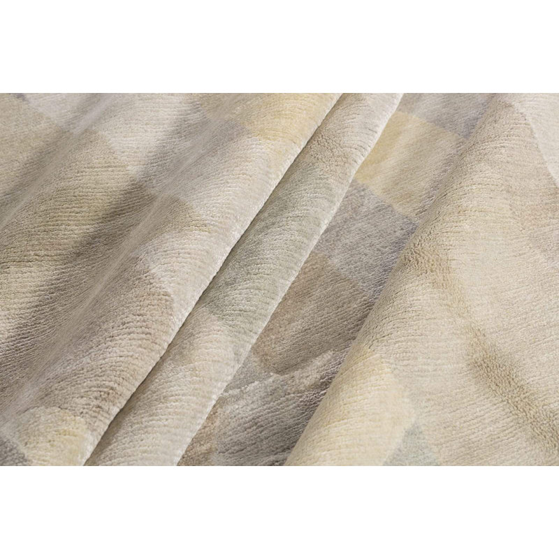 Gilded Silk Geometric Area Rug in Beige/Natural/Taupe/White, Rectangle 2' x 3'