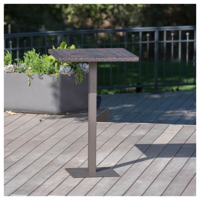 Table de bar carrée en rotin 26 po avec structure en fer, finition polyéthylène