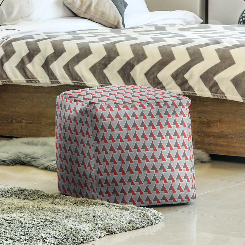 Repose-pieds cube à motif shifted arrows, Rouge, H 18 po x l 18 po x P 18 po