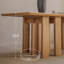 Table de salle à manger en bois massif de style français.-107770290