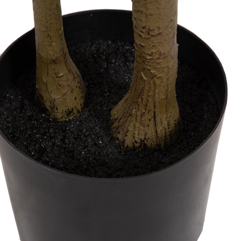 Faux eucalyptus Eudora avec pot à fleurs en bois et métal Gavri, H 94,49 po x l 31,5 po, Blanc