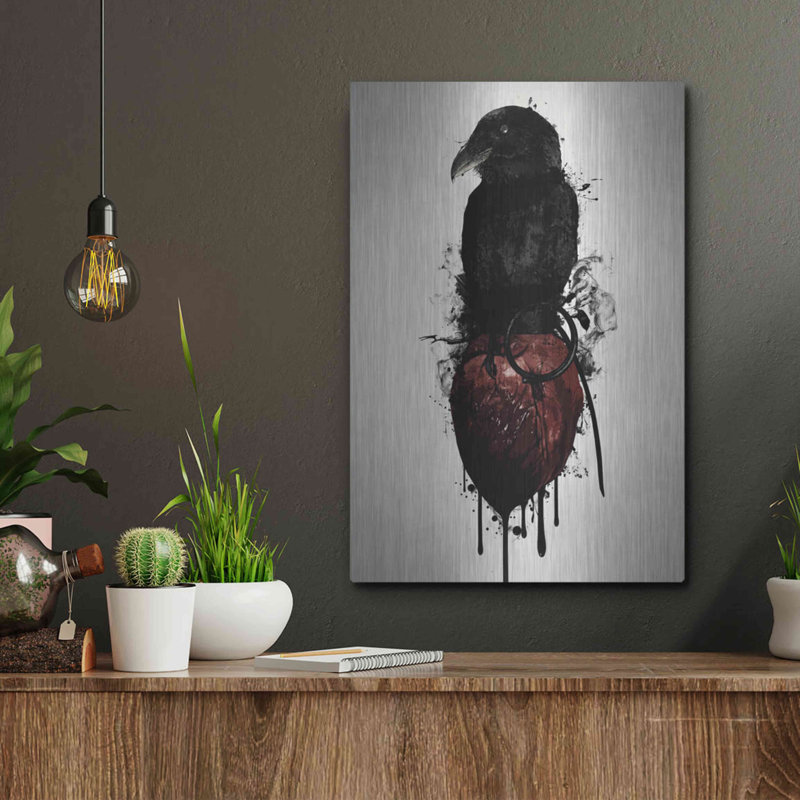 «Raven and Heart Grenade» par Nicklas Gustafsson, H 16 po x l 12 po