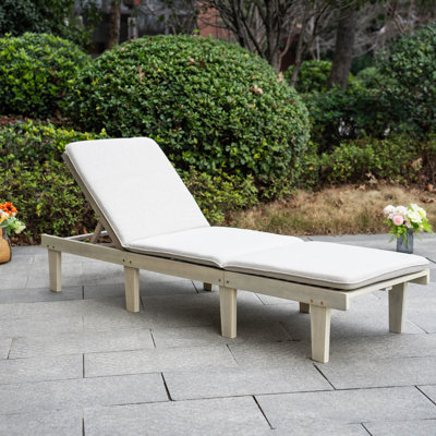 Chaise longue d'extérieur en bois Karyne, coussin inclus