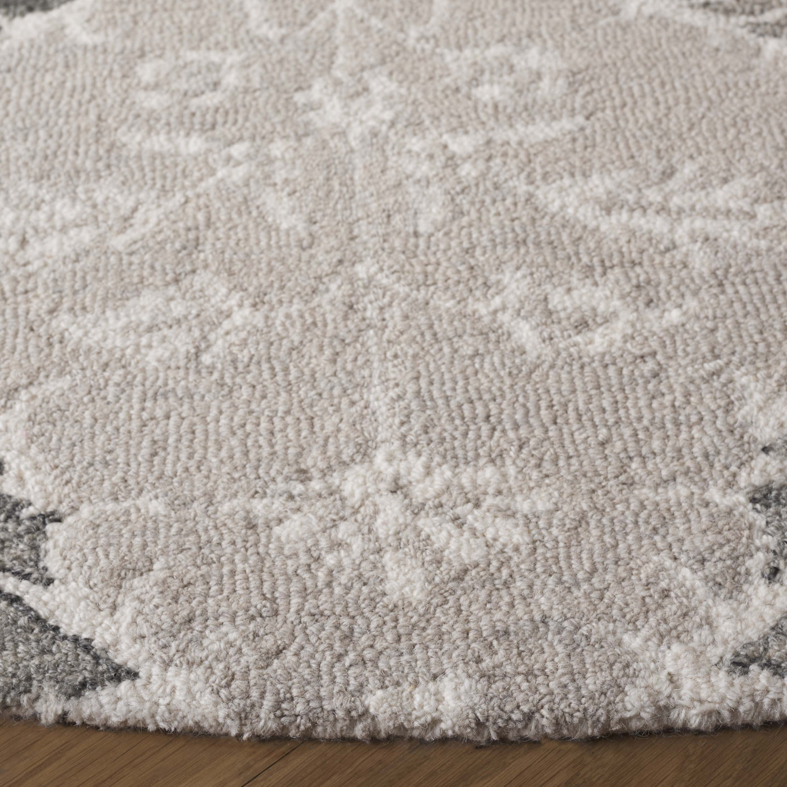 Garvin Hand-Tufted Wool Floral Rug, Round 6'