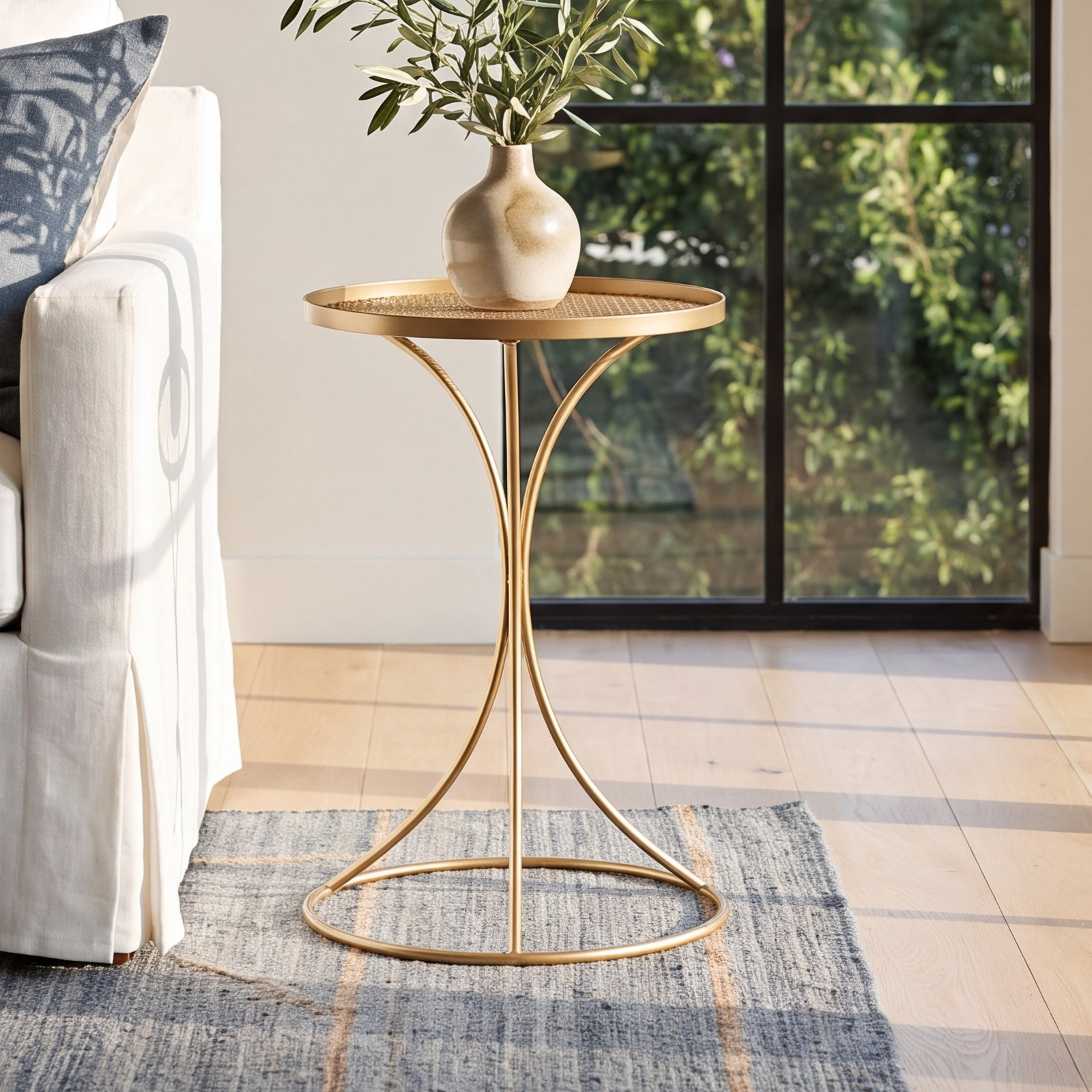Tatianna Pedestal Plant Stand