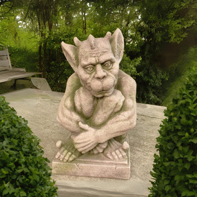 18 po Grande statue gargouille saisissant les genoux