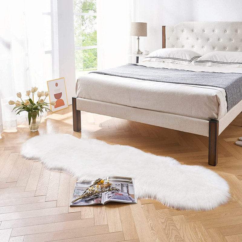Lavallee Faux Sheepskin Shag Performance White Rug, Round 5'