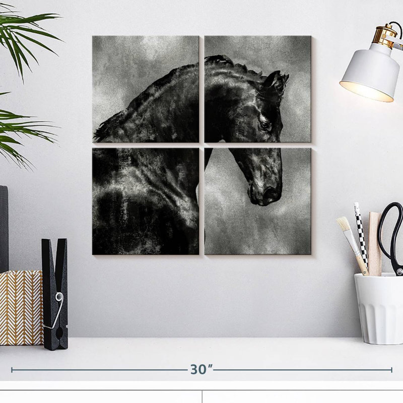 Étalon noir Brampt sur argent, H 18 po x l 18 po
