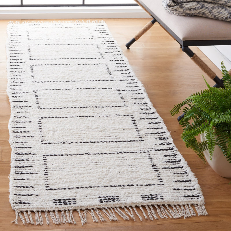 Anahlia Hand Woven Cotton Geometric Rug, Runner 2'3" x 8'