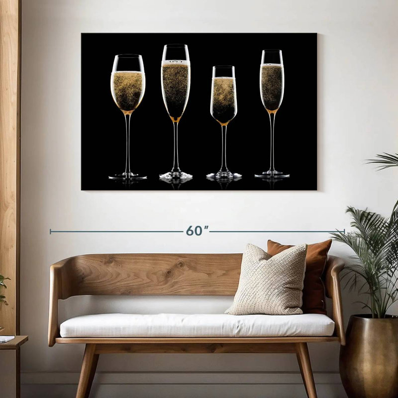 Quatre verres à champagne Yarlin, H 32 po x l 48 po