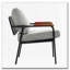 Chaise d'appoint avec accoudoirs en bois naturel et structure en métal noir-750447264