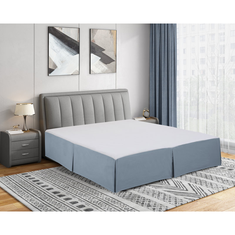 Jupe de lit en microfibre douce de 14 po Wayfair Basics® 1800 Series, Très grand californien, Brume bleue