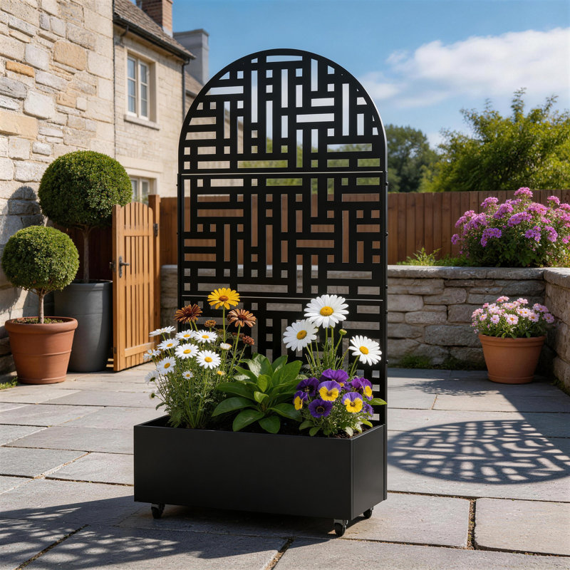 Boîte à fleurs en métal avec treillis et roues Brinley, H 70,8 po x l 35,5 po x P 15,7 po, Black