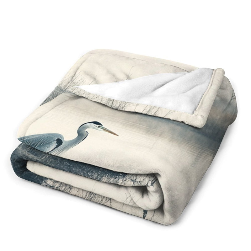 Jeté en flanelle Heron debout près de Tranquil Lake Shore, 50 x 60 po