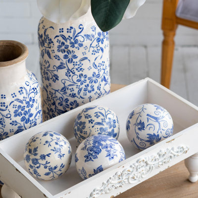 Ensemble de 4 orbes décoratifs en céramique floraux bleus et blancs, décorations sphériques de style chinois de 4 pouces pour la décoration de la pièce maîtresse et de la tablette