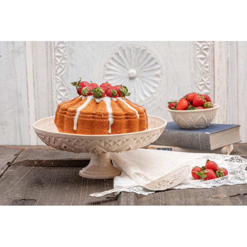 Vintage Inspired Ceramic Ceramic Cake Stand, Beige