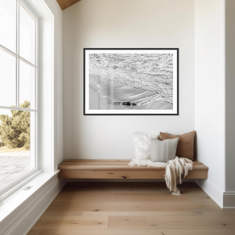 Black and White Shoreline par Carly Tabak - Photographie de cadre, Bois noir, L 25 po x H 18 po