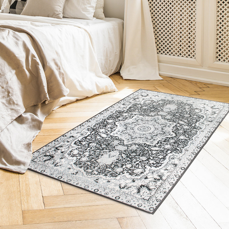 Gray Washable Synthetic 5' x 7' Rectangular Rug