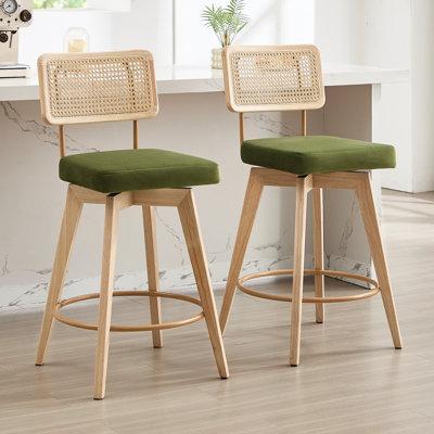 Tabouret de bar rotatif 26,2 po avec dossier en canne de rotin et structure en bois massif Uniondale