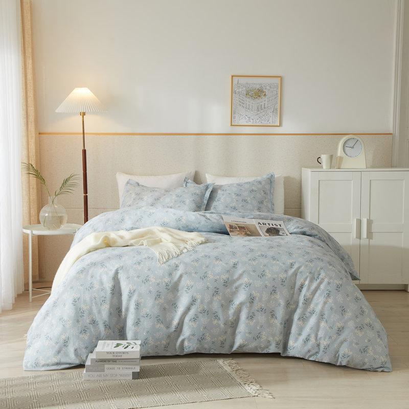 Microfiber Comforter Set, Light Blue Floral, Full Comforter + 2 Standard Shams