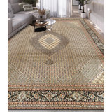Hand Knotted Wool Area Rug in Ivory And Green