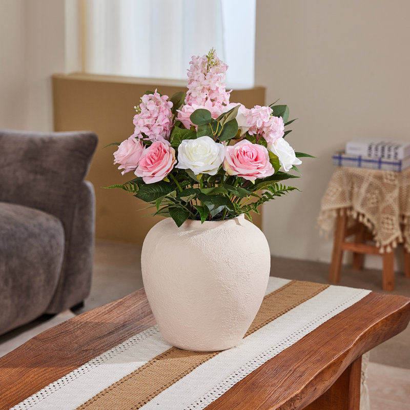 Arrangement de fleurs artificielles Barnette de 24 po, bouquet de fausses roses et d'hortensias dans un pot à fleurs en pierre texturée MgO, pièce maîtresse de fleur de soie réaliste pour la maison, le mariage et la vanité