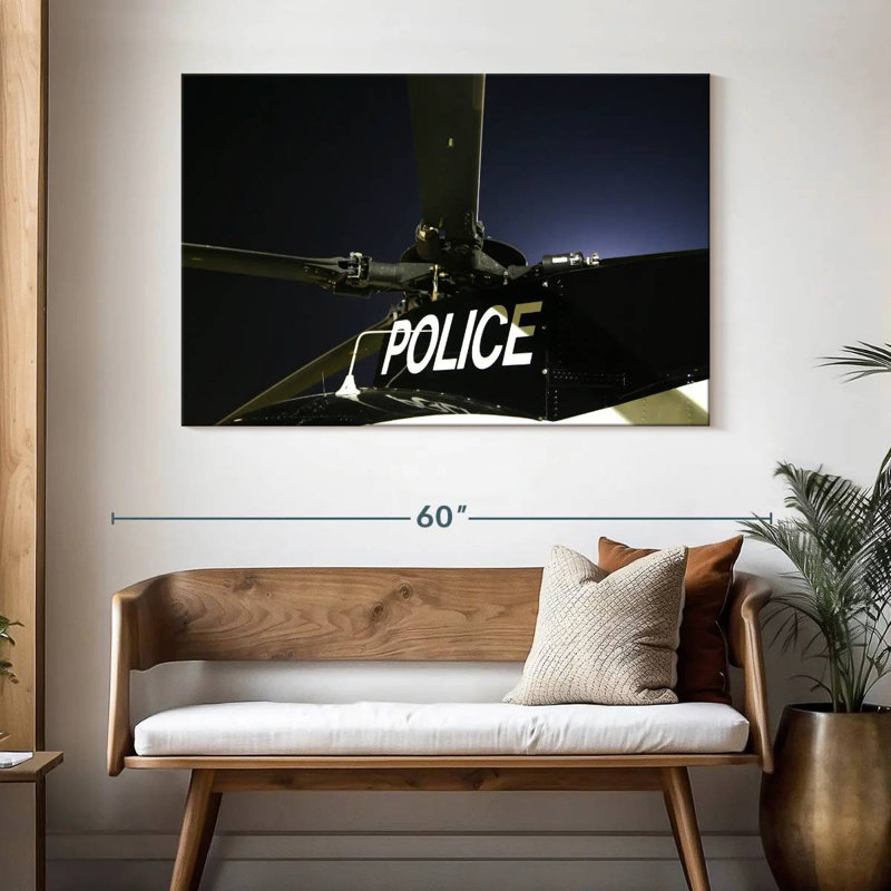Hélicoptère de police Mehar, H 32 po x l 48 po