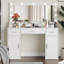 Bureau de coiffeuse 47,2 po avec grand miroir, 3 modes d'éclairage couleur, luminosité réglable, commode avec 3 tiroirs et 2 armoires verticales, coiffeuse pour femmes et filles-237880056