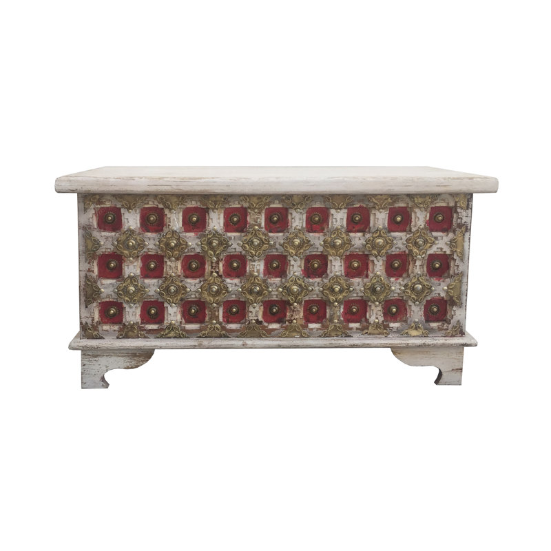 Fia Blanket Chest