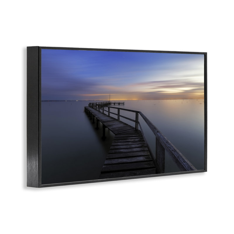 Jetée de Shelley Beach, estampe numérique, design par Lincoln Harrison, H 12 po x l 18 po, Giclée encadrée noir minuit