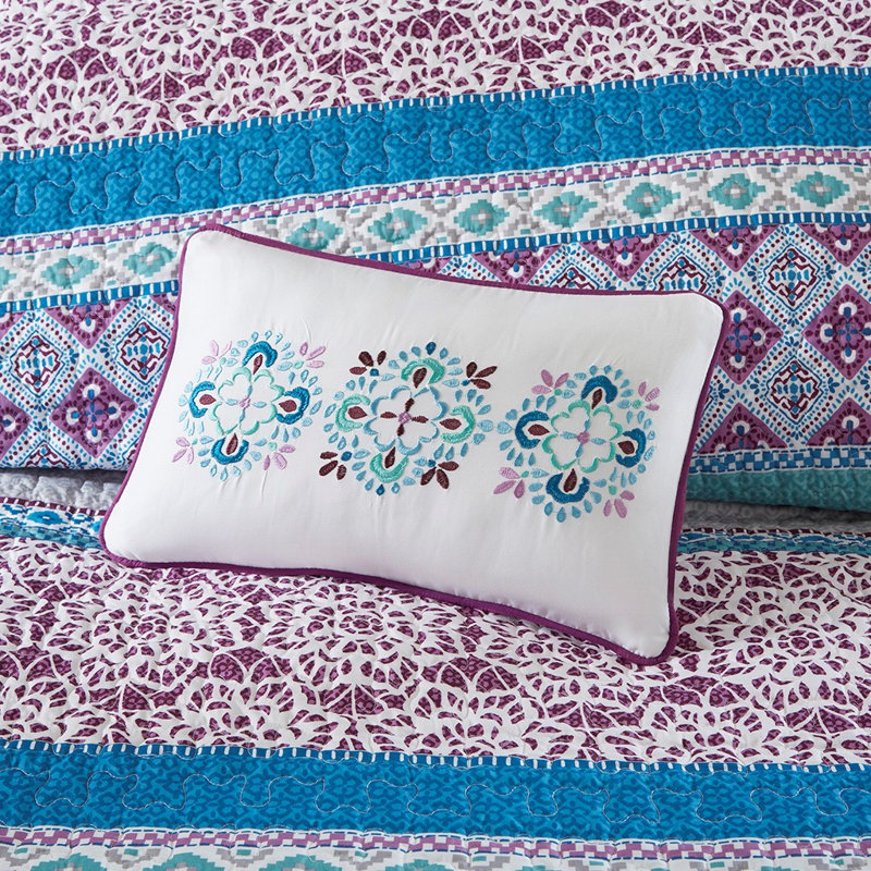 Merewen Reversible Quilt Set with Throw Pillows, Full/Queen Quilt + 3 Additional Pieces