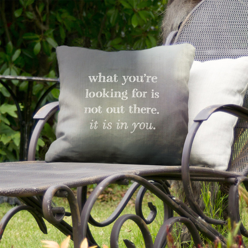 Coussin intérieur/extérieur d’inspiration auto-confidence, 16 po x 1 po, Noir / blanc