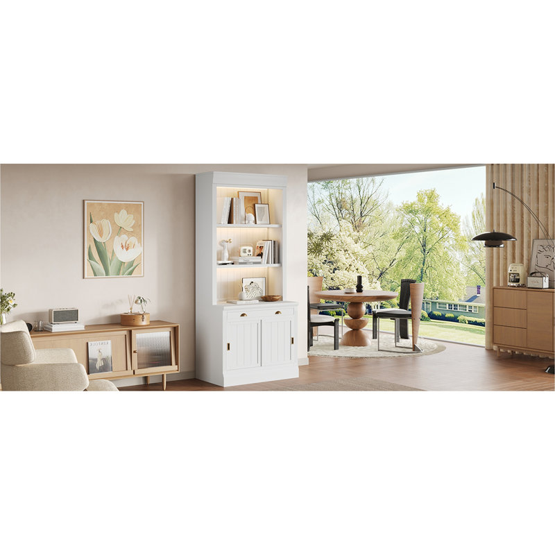 Bibliothèque de 83,4 po de hauteur avec éclairage à 3 couches DEL, bibliothèque moderne avec portes coulissantes et tablettes ouvertes, bibliothèque de rangement pour le salon, bureau à domicile, blanc