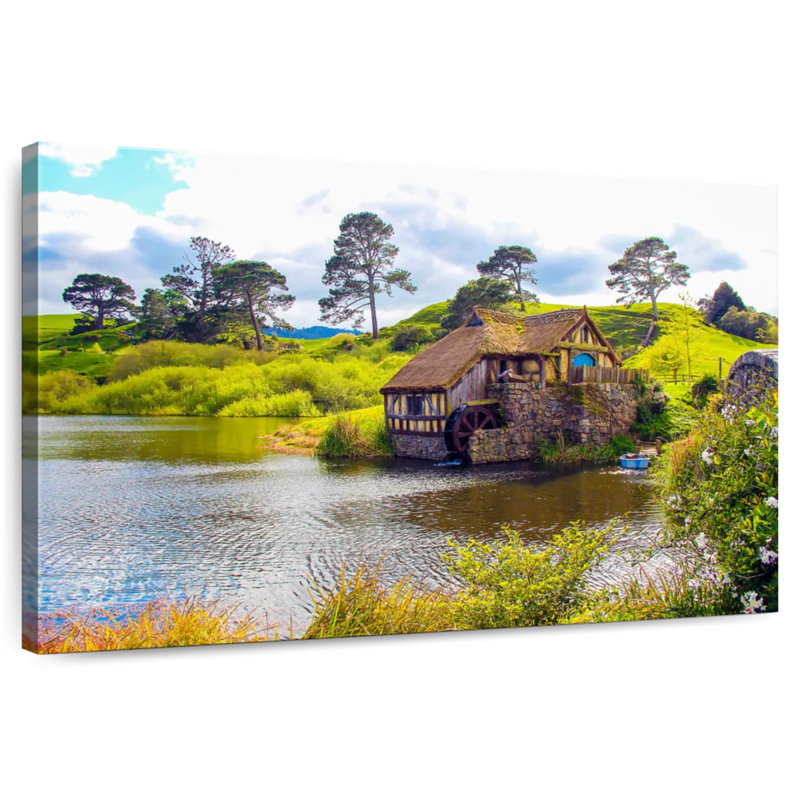 Ravi Hobbiton, 26" H x 39" W