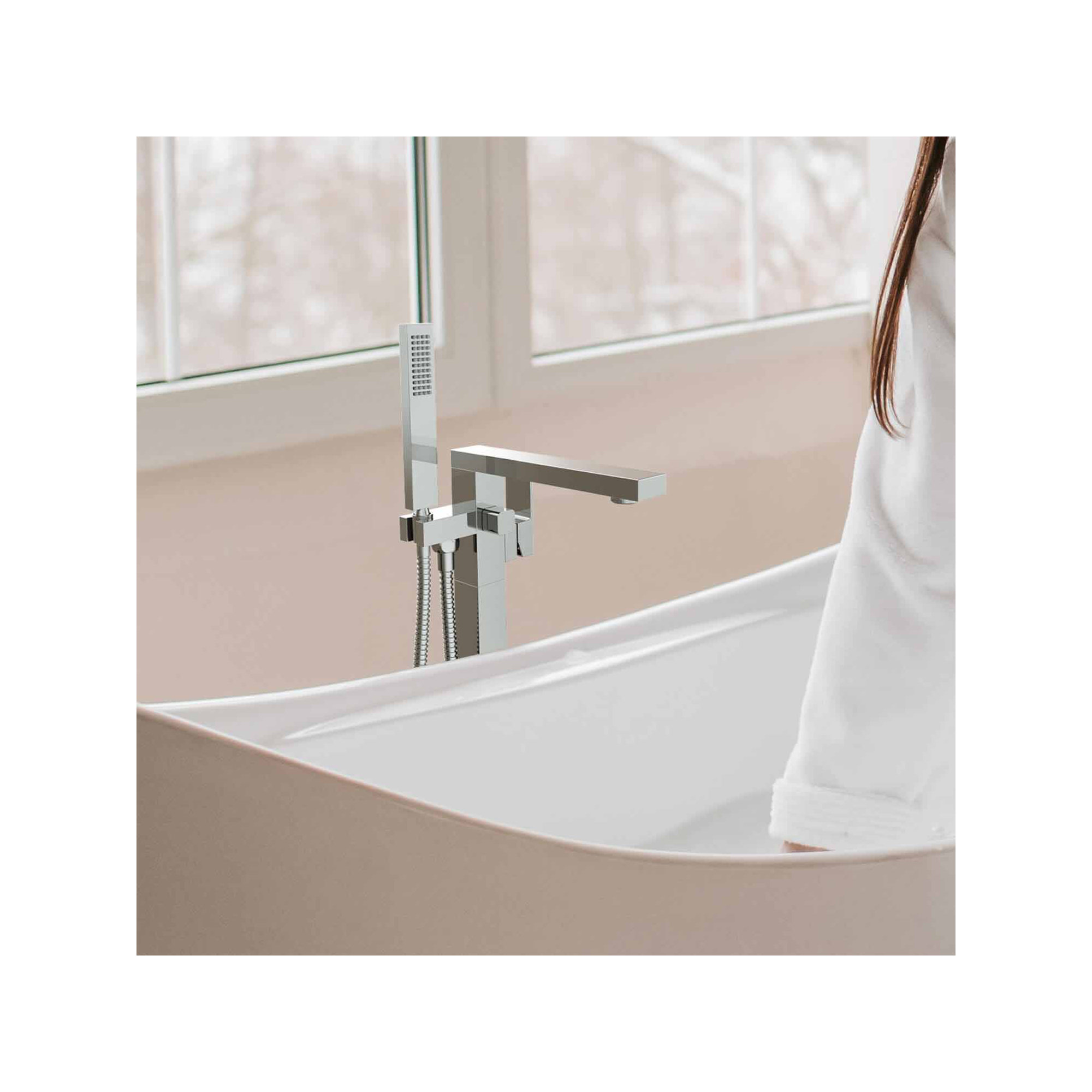 Cube Floor Tub Spout with Diverter, Chrome