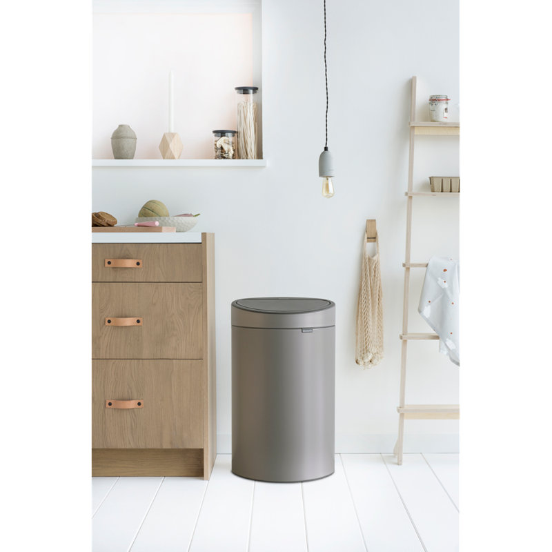 Poubelle à couvercle tactile 10,6 gallons (40 litres), Platine