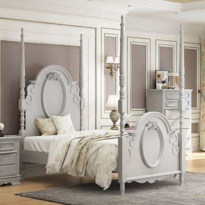 Wooden Bed With 4 Poster In Gray