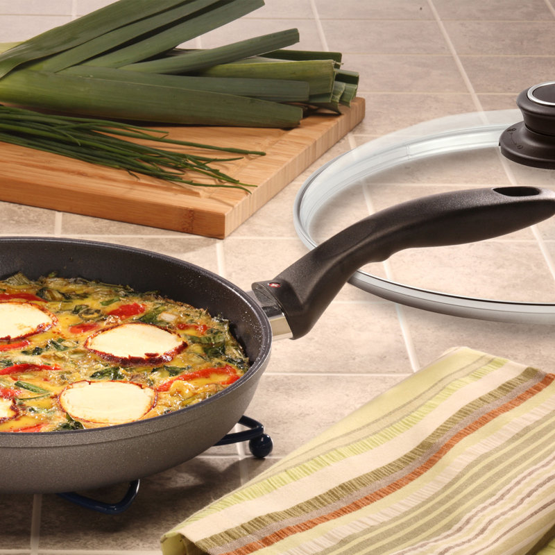 Non Stick Aluminum Frying Pan with Lid, 10.25" Diameter