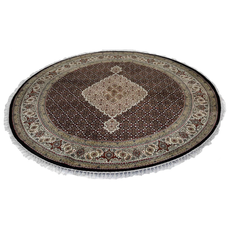 Kataleya Oriental Area Rug in Black