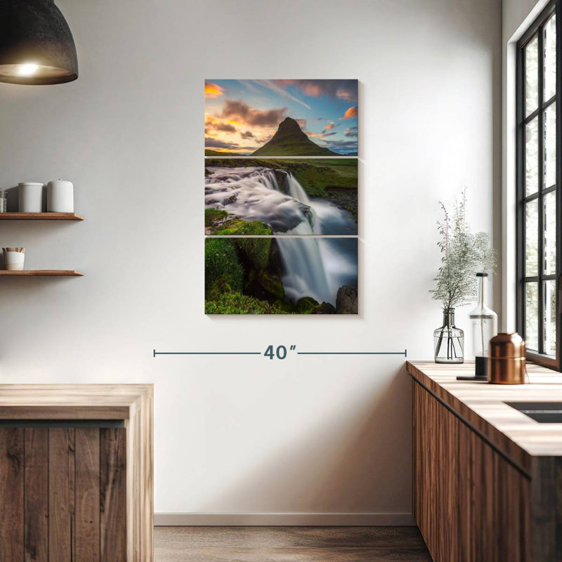 Alvord Kirkjufell, soleil de minuit I, H 38 po x l 24 po