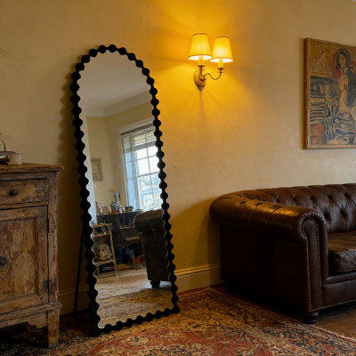 Miroir noir pleine grandeur irrégulier, miroir de coiffeuse arqué, miroir de coiffeuse de luxe artistique