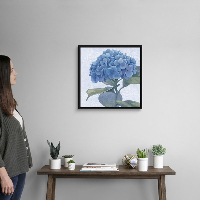 «Blue Hydrangea IV», art mural sur toile, Toile avec cadre noir, H 20 po x l 20 po x P 1,75 po
