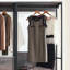 Garde-robe chauffant: et garde-robe spacieux avec des tablettes très profondes pour une organisation efficace