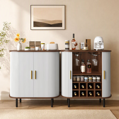 Armoire bar cannelée de 28,4 po de largeur avec portes tambour rondes, support à vin à 8 grilles, tablettes réglables à 5 niveaux, 2 porte-verres, grand espace de rangement