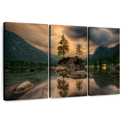Alvord Magical Lakeside Mountain