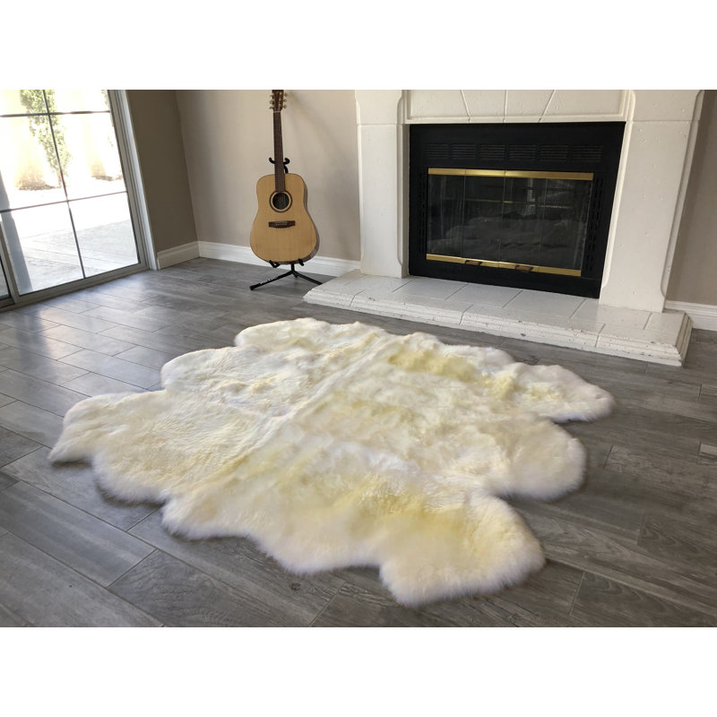 Amaranta Performance Sheepskin Indoor Rug, Novelty 5' x 5'5"
