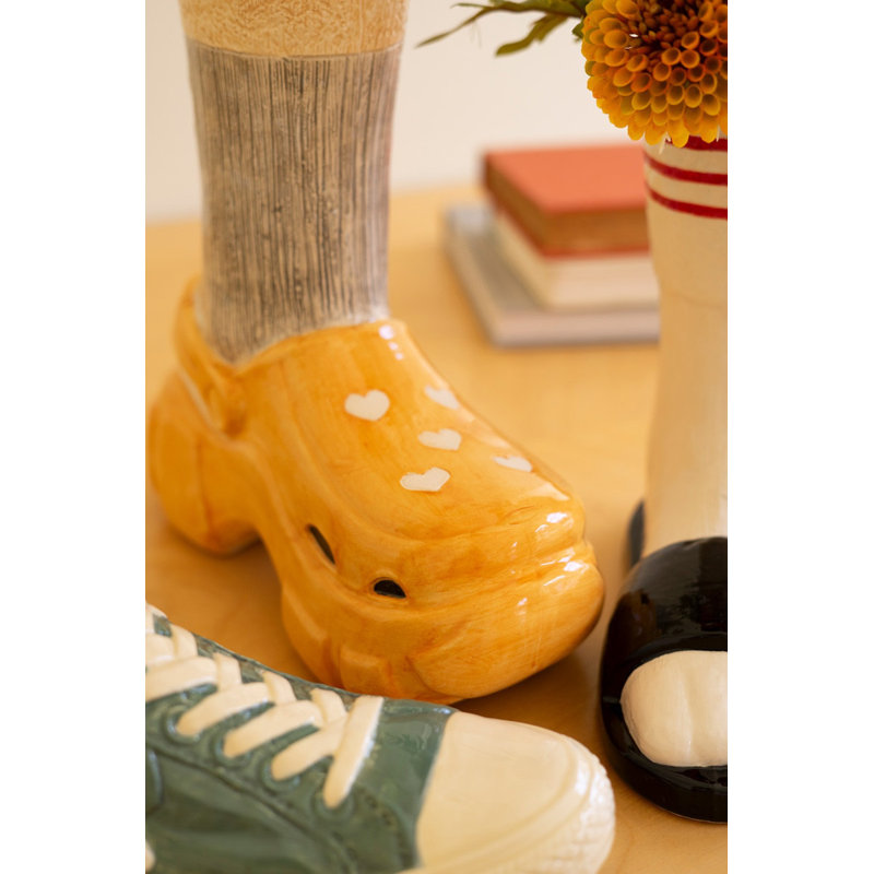 Décoration fantaisiste en céramique Crocs and Socks Kalalou