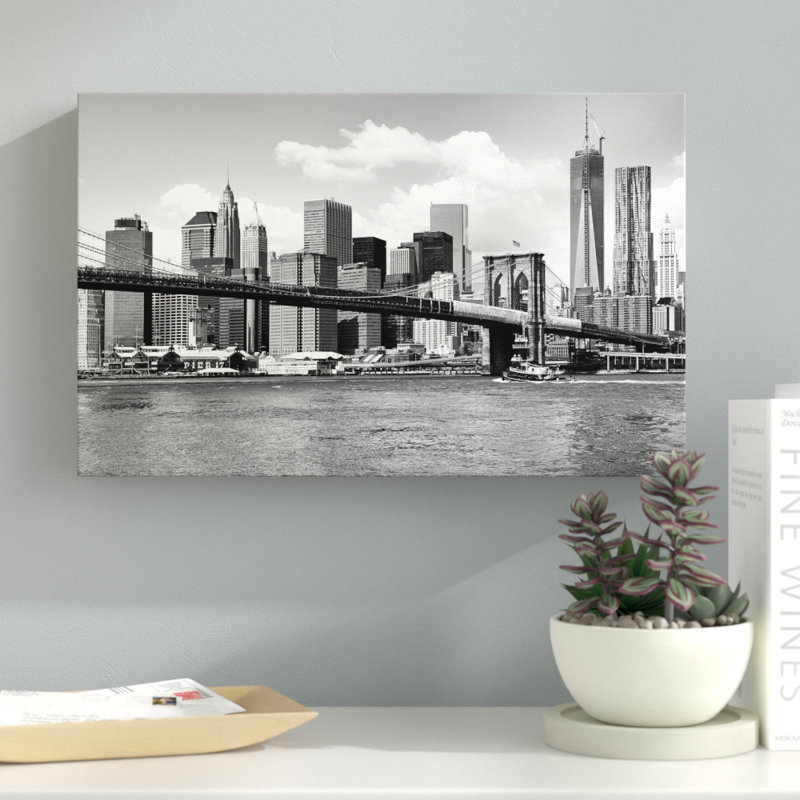 « view of manhattan », reproduction de photo sur toile tendue, H 30 po x l 47 po x P 2 po