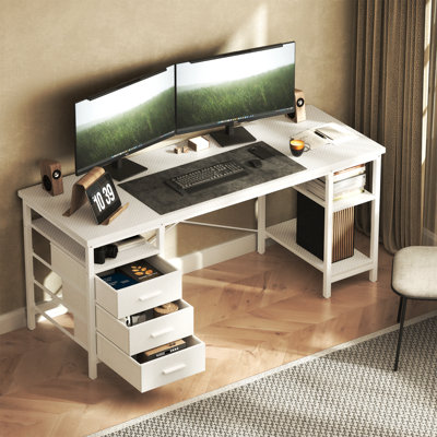 Bureau d'ordinateur à base en métal de 47 po de largeur, bureau de jeu avec 3 tiroirs en tissu et tablettes de rangement, bureau d'étude d'écriture pour la chambre de bureau à domicile, bureau d'ordinateur simple et moderne